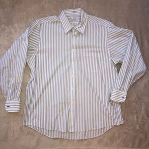 Izod button up dress shirt